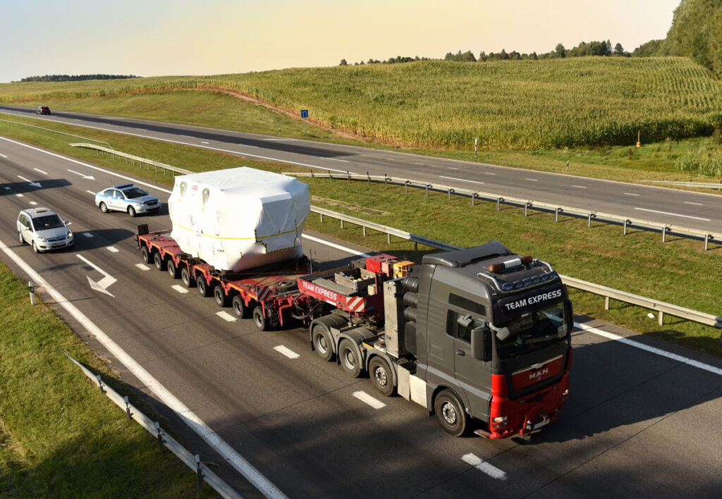 Transport Specializat 1 camion agabaritic